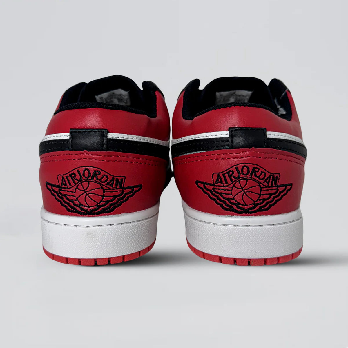 NK Air Jordan low Bred