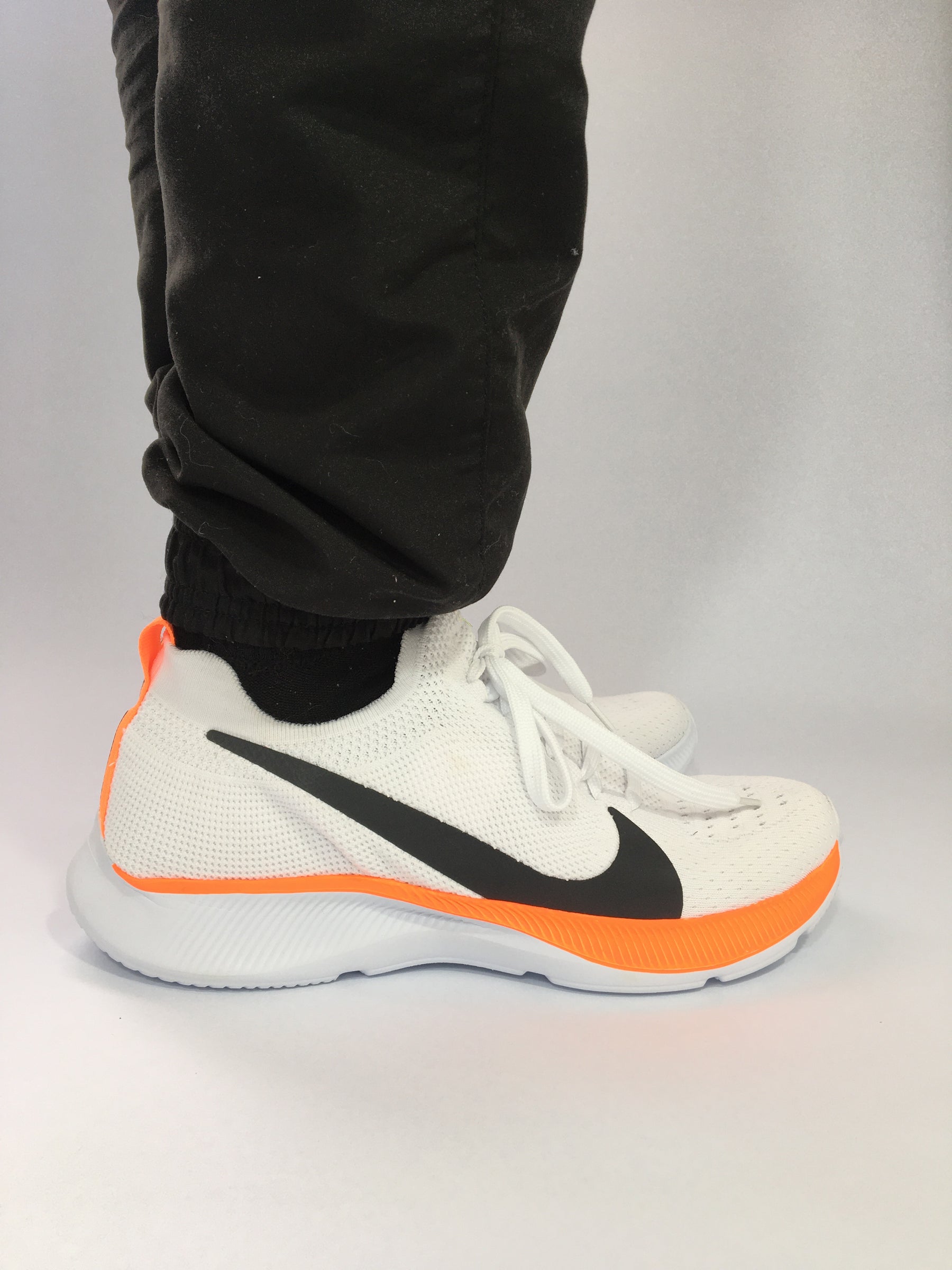 NK Zoom Branco com Laranja