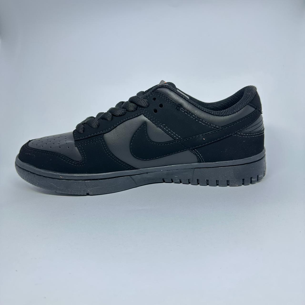 NK Dunk Low | Preto Preto