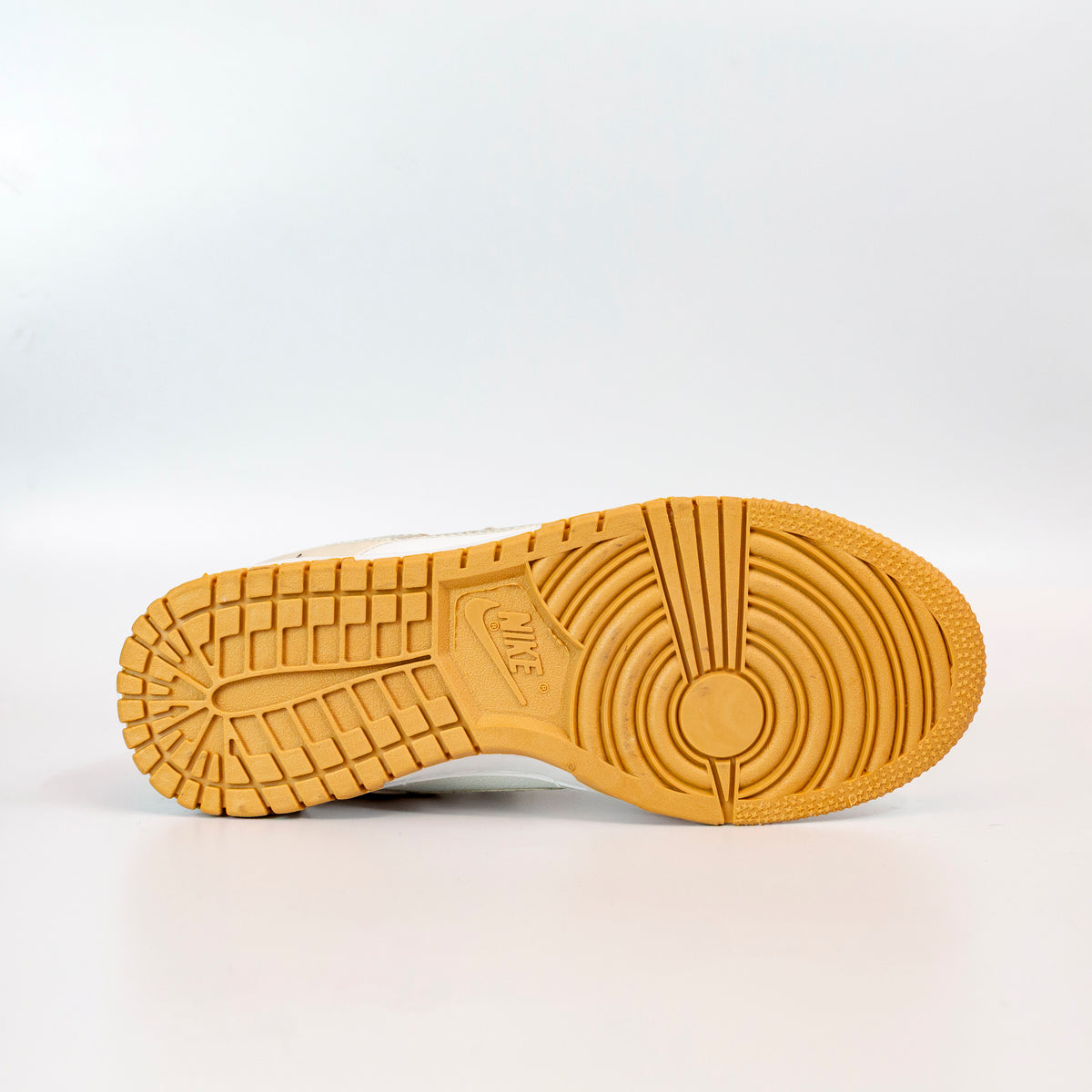 NK Dunk Low Metalic Gold