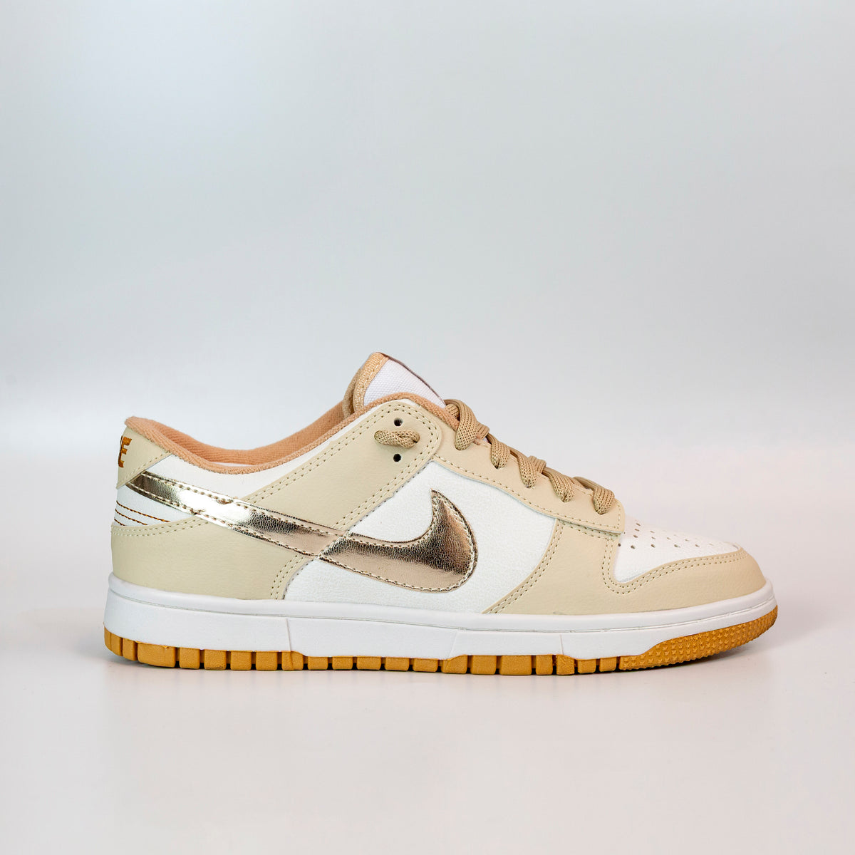 NK Dunk Low Metalic Gold