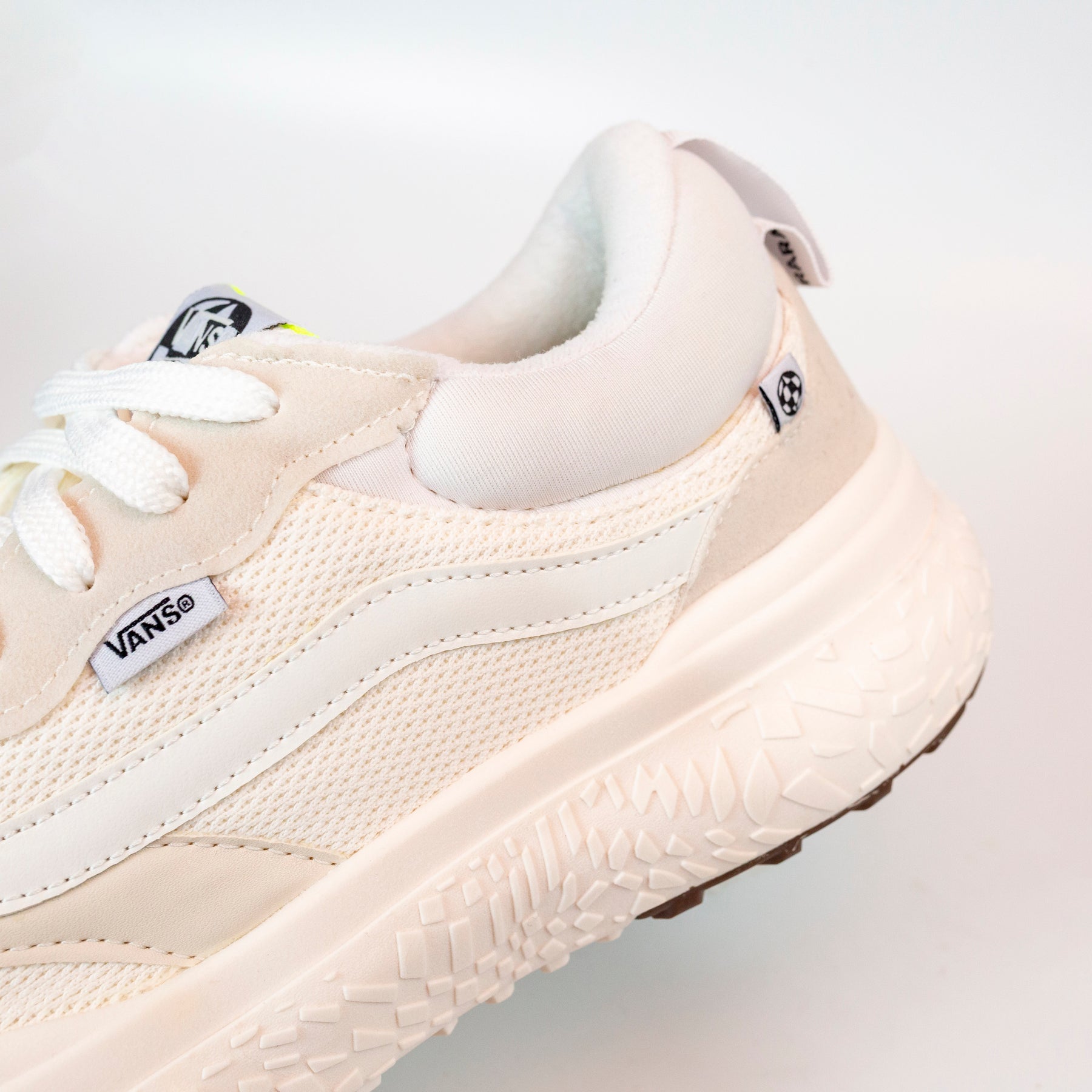 VNS Neo White (ÚLTIMOS PARES)