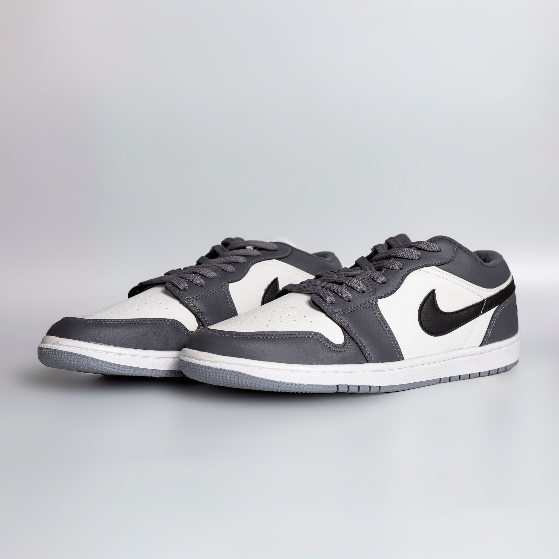NK Air Jordan Low Grey Black