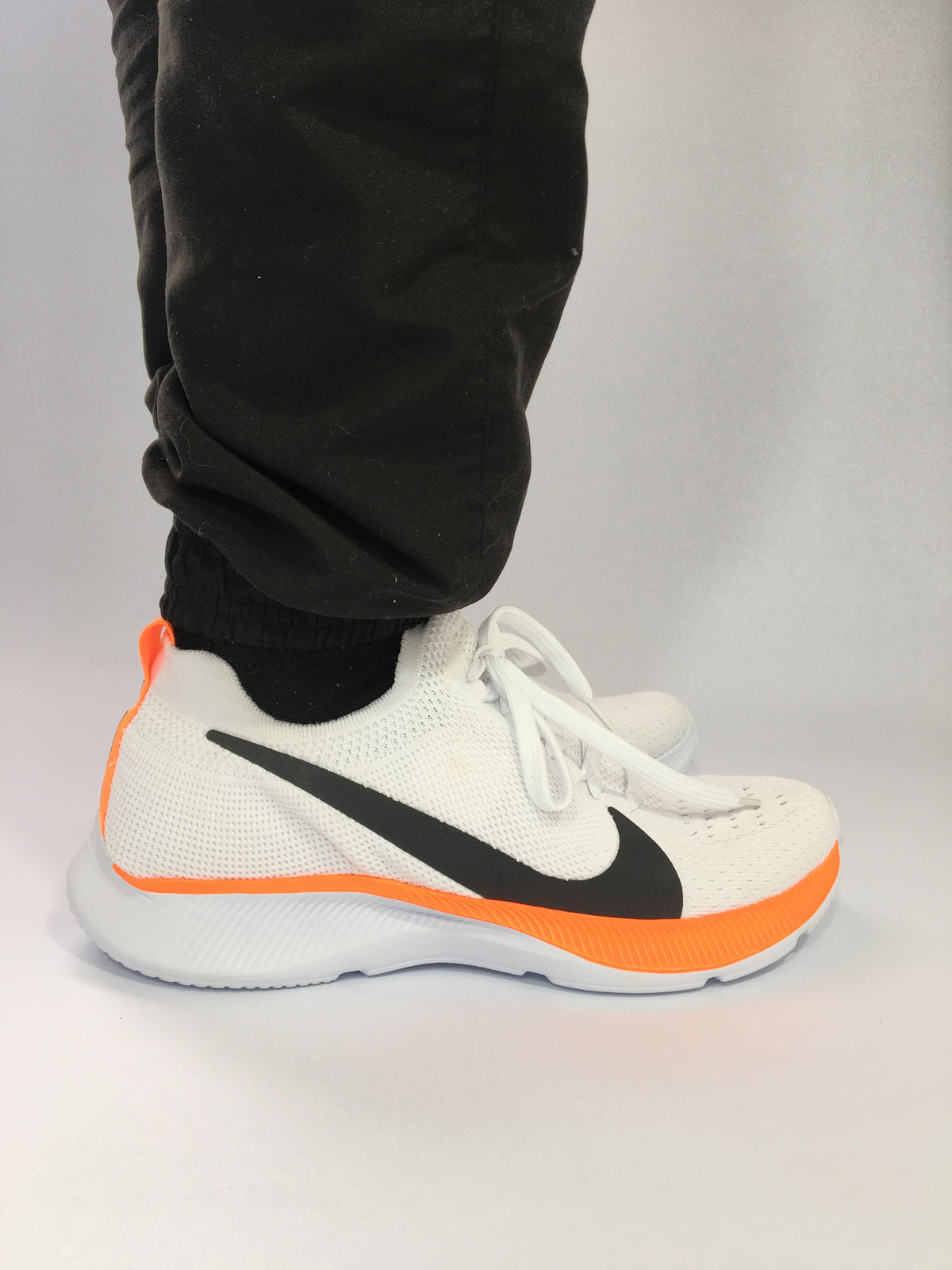 NK Zoom Branco com Laranja