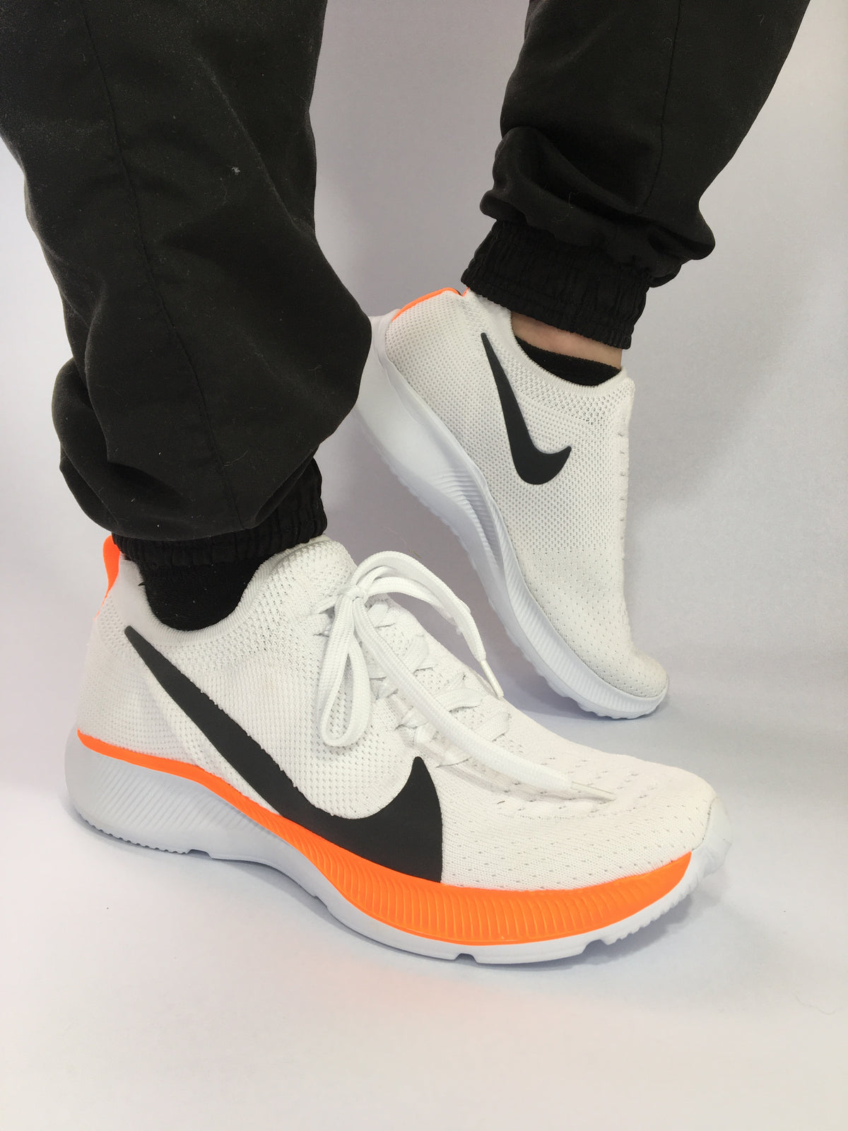 NK Zoom Branco com Laranja