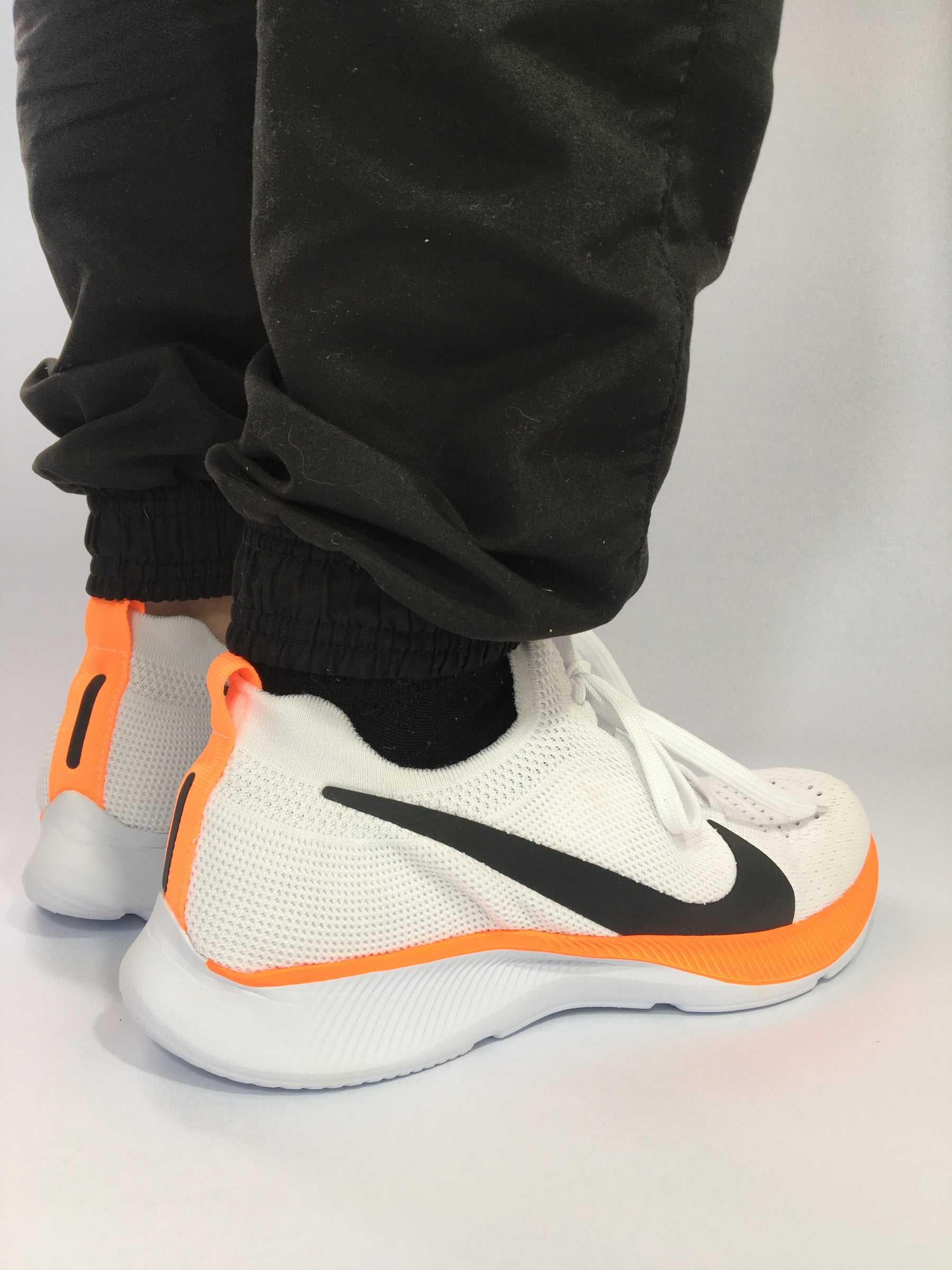 NK Zoom Branco com Laranja