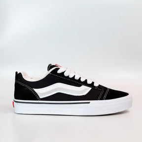 VNS Knu Black white (ÚLTIMOS PARES)